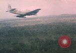 Immagine di Un-1H Skyraider bomber Il Vietnam, 1962, secondo 14 filmato di repertorio 65675075330