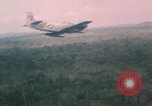 Immagine di Un-1H Skyraider bomber Il Vietnam, 1962, secondo 16 filmato di repertorio 65675075330