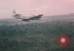 Immagine di Un-1H Skyraider bomber Il Vietnam, 1962, secondo 17 filmato di repertorio 65675075330