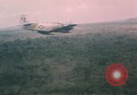 Immagine di Un-1H Skyraider bomber Il Vietnam, 1962, secondo 18 filmato di repertorio 65675075330