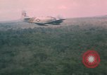 Immagine di Un-1H Skyraider bomber Il Vietnam, 1962, secondo 19 filmato di repertorio 65675075330