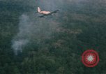 Immagine di Un-1H Skyraider bomber Il Vietnam, 1962, secondo 26 filmato di repertorio 65675075330