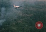 Immagine di Un-1H Skyraider bomber Il Vietnam, 1962, secondo 27 filmato di repertorio 65675075330
