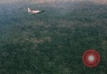 Immagine di Un-1H Skyraider bomber Il Vietnam, 1962, secondo 30 filmato di repertorio 65675075330
