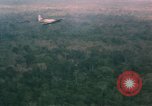 Immagine di Un-1H Skyraider bomber Il Vietnam, 1962, secondo 31 filmato di repertorio 65675075330