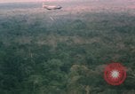 Immagine di Un-1H Skyraider bomber Il Vietnam, 1962, secondo 33 filmato di repertorio 65675075330