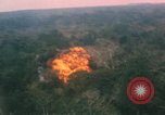 Immagine di Un-1H Skyraider bomber Il Vietnam, 1962, secondo 41 filmato di repertorio 65675075330