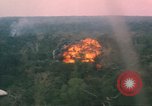 Immagine di Un-1H Skyraider bomber Il Vietnam, 1962, secondo 42 filmato di repertorio 65675075330