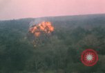 Immagine di Un-1H Skyraider bomber Il Vietnam, 1962, secondo 44 filmato di repertorio 65675075330