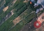 Immagine di Un-1H Skyraider bomber Il Vietnam, 1962, secondo 32 filmato di repertorio 65675075331