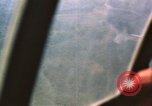 Immagine di Un-1H Skyraider bombardieri Il Vietnam, 1962, secondo 13 filmato di repertorio 65675075332