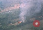 Immagine di Un-1H Skyraider bombardieri Il Vietnam, 1962, secondo 19 filmato di repertorio 65675075332