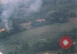 Immagine di Un-1H Skyraider bombardieri Il Vietnam, 1962, secondo 20 filmato di repertorio 65675075332