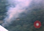 Immagine di Un-1H Skyraider bombardieri Il Vietnam, 1962, secondo 24 filmato di repertorio 65675075332