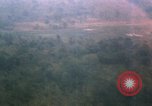 Immagine di Un-1H Skyraider bombardieri Il Vietnam, 1962, secondo 25 filmato di repertorio 65675075332