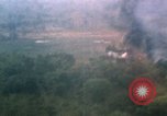 Immagine di Un-1H Skyraider bombardieri Il Vietnam, 1962, secondo 27 filmato di repertorio 65675075332