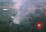 Immagine di Un-1H Skyraider bombardieri Il Vietnam, 1962, secondo 31 filmato di repertorio 65675075332