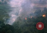 Immagine di Un-1H Skyraider bombardieri Il Vietnam, 1962, secondo 32 filmato di repertorio 65675075332
