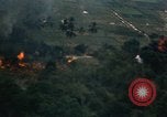 Immagine di Un-1H Skyraider bombardieri Il Vietnam, 1962, secondo 37 filmato di repertorio 65675075332