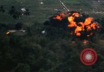 Immagine di Un-1H Skyraider bombardieri Il Vietnam, 1962, secondo 38 filmato di repertorio 65675075332