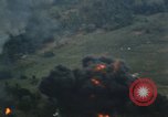 Immagine di Un-1H Skyraider bombardieri Il Vietnam, 1962, secondo 41 filmato di repertorio 65675075332