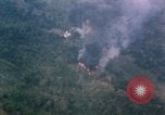 Immagine di Un-1H Skyraider bombardieri Il Vietnam, 1962, secondo 55 filmato di repertorio 65675075332