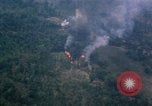 Immagine di Un-1H Skyraider bombardieri Il Vietnam, 1962, secondo 58 filmato di repertorio 65675075332