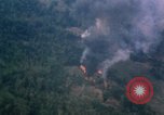 Immagine di Un-1H Skyraider bombardieri Il Vietnam, 1962, secondo 59 filmato di repertorio 65675075332