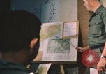 Image le personnel de la Force aérienne des États-Unis Vietnam, 1962, de la seconde 51 séquences d'archives historiques vidéo 65675075333