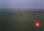 Image CH-21C Shawnee Helicopters Vietnam, 1962, de la seconde 30 séquences d'archives historiques vidéo 65675075336