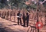 Image vietnamiens de la défense civile hommes Buen Eane Vietnam, 1962, de la seconde 3 séquences d'archives historiques vidéo 65675075337