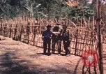 Image vietnamiens de la défense civile hommes Buen Eane Vietnam, 1962, de la seconde 12 séquences d'archives historiques vidéo 65675075337