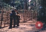 Image vietnamiens de la défense civile hommes Buen Eane Vietnam, 1962, de la seconde 18 séquences d'archives historiques vidéo 65675075337