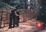 Image vietnamiens de la défense civile hommes Buen Eane Vietnam, 1962, de la seconde 19 séquences d'archives historiques vidéo 65675075337