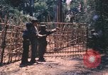 Image vietnamiens de la défense civile hommes Buen Eane Vietnam, 1962, de la seconde 20 séquences d'archives historiques vidéo 65675075337