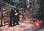 Image vietnamiens de la défense civile hommes Buen Eane Vietnam, 1962, de la seconde 27 séquences d'archives historiques vidéo 65675075337