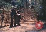Image vietnamiens de la défense civile hommes Buen Eane Vietnam, 1962, de la seconde 28 séquences d'archives historiques vidéo 65675075337