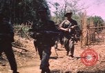 Image vietnamiens de la défense civile hommes Buen Eane Vietnam, 1962, de la seconde 33 séquences d'archives historiques vidéo 65675075337