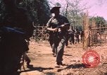 Image vietnamiens de la défense civile hommes Buen Eane Vietnam, 1962, de la seconde 34 séquences d'archives historiques vidéo 65675075337