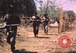 Image vietnamiens de la défense civile hommes Buen Eane Vietnam, 1962, de la seconde 41 séquences d'archives historiques vidéo 65675075337