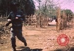 Image vietnamiens de la défense civile hommes Buen Eane Vietnam, 1962, de la seconde 44 séquences d'archives historiques vidéo 65675075337