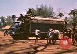 Immagine di Civili di difesa personale Buen Eane Vietnam, 1962, secondo 4 filmato di repertorio 65675075340