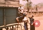 Immagine di Civili di difesa personale Buen Eane Vietnam, 1962, secondo 21 filmato di repertorio 65675075340