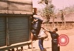 Immagine di Civili di difesa personale Buen Eane Vietnam, 1962, secondo 23 filmato di repertorio 65675075340