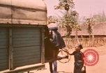 Immagine di Civili di difesa personale Buen Eane Vietnam, 1962, secondo 26 filmato di repertorio 65675075340