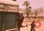 Immagine di Civili di difesa personale Buen Eane Vietnam, 1962, secondo 28 filmato di repertorio 65675075340