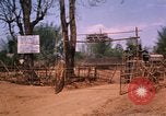 Immagine di Civili di difesa personale Buen Eane Vietnam, 1962, secondo 30 filmato di repertorio 65675075340