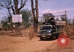 Immagine di Civili di difesa personale Buen Eane Vietnam, 1962, secondo 33 filmato di repertorio 65675075340