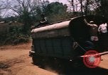 Immagine di Civili di difesa personale Buen Eane Vietnam, 1962, secondo 43 filmato di repertorio 65675075340