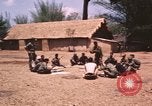 Immagine di Civili di difesa personale Buen Eane Vietnam, 1962, secondo 55 filmato di repertorio 65675075340